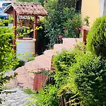 Bed & Breakfast Merlika -inside The Castle-