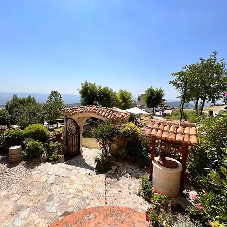 Bed & Breakfast Merlika -inside The Castle-