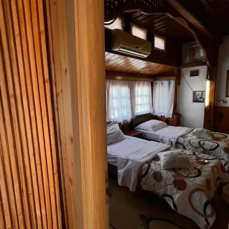 Merlika -inside The Castle- Bed & Breakfast
