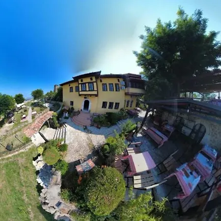 Merlika -inside The Castle- Bed & Breakfast 4*