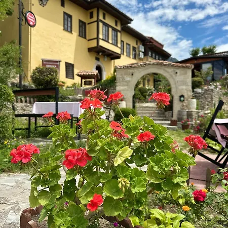Merlika -inside The Castle- Bed & Breakfast