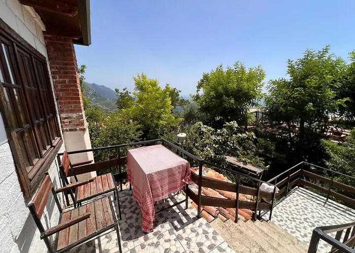 Merlika -inside The Castle- Bed & Breakfast