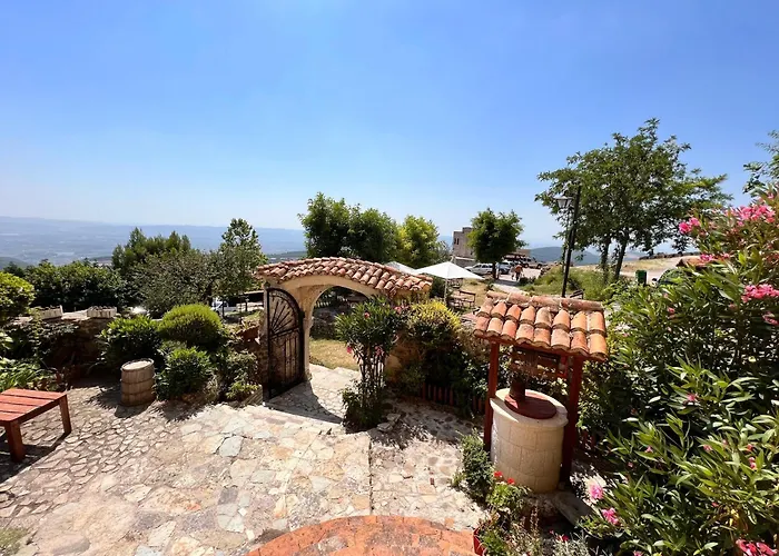 Bed & Breakfast Merlika -inside The Castle-