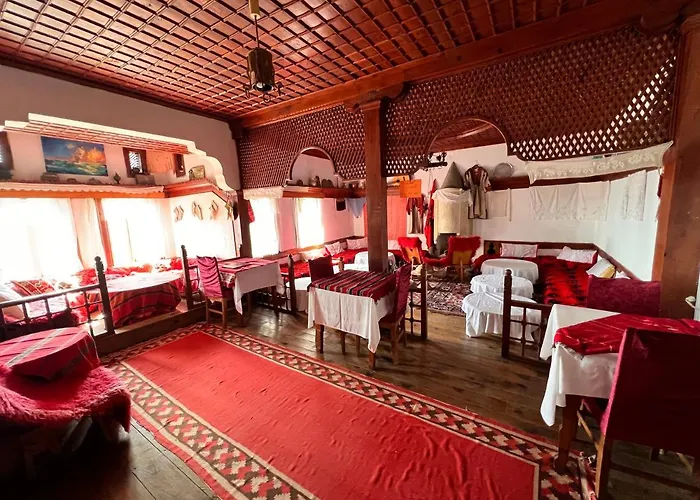 Merlika -inside The Castle- B&B Krujë