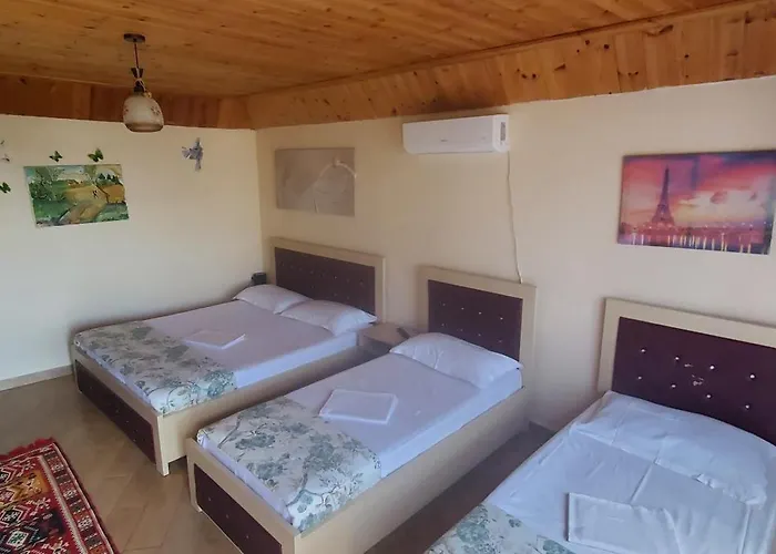 Merlika -inside The Castle- Bed & Breakfast Kruje